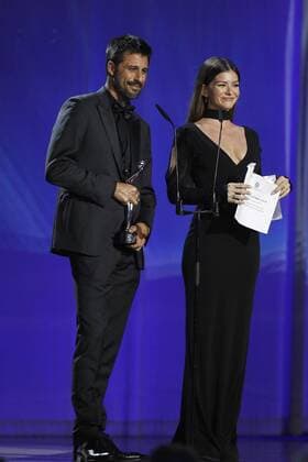 Argentinian actress Maria Eugenia Suarez (R) and Spanish actor Hugo Silva during the 3rd Platino Ibero-American Film Awards in Punta del Este, Uruguay, 24 July 2016. ni PREMIOS PLATINO !ACHTUNG: NUR REDAKTIONELLE NUTZUNG!  PLA067 20160725-636050252833958381