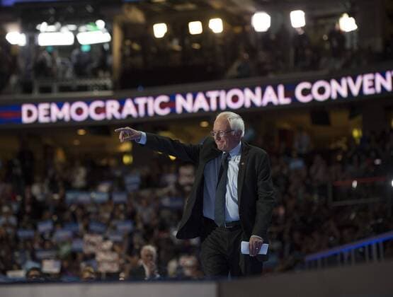 Bilder des Tages Parteitag der Demokraten in Philadelphia Former Presidential candidate Senator Bernie Sanders of Vermont speaks during the Democratic National Convention at Wells Fargo Center in Philadelphia, Pennsylvania on July 25, 2016. The delegates will confirm the nomination of Hillary Clinton and Tim Kaine as the Democratic ticket for the November election.  PHI20160725 PETExMAROVICH