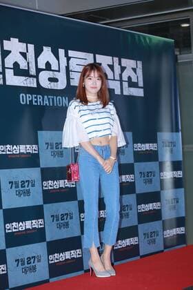 Jung jae Lee,Lee Beom su,Jung JunHo and Sae-yeon Jin attend the VIP premiere of Operation Chromite in Seoul, Korea on 25th July, 2016.(China and Korea Rights Out)  2016072600414