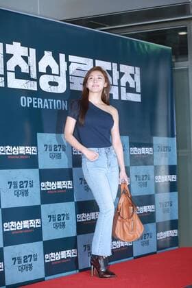 Jung jae Lee,Lee Beom su,Jung JunHo and Sae-yeon Jin attend the VIP premiere of Operation Chromite in Seoul, Korea on 25th July, 2016.(China and Korea Rights Out)  2016072600426