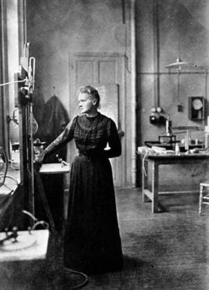 IMAGO ICONS: Marie Curie Marie Curie (1867-1934) Polish-born French physicist in her laboratory, 1912, the year after she was awarded her second Nobel prize (for chemistry). Awarded Nobel prize for physics in 1903 jointly with her husband, Pierre, and Henri Becquerel. WHA  !ACHTUNG AUFNAHMEDATUM GESCHÄTZT! Copyright: WHA UnitedArchives0460000397