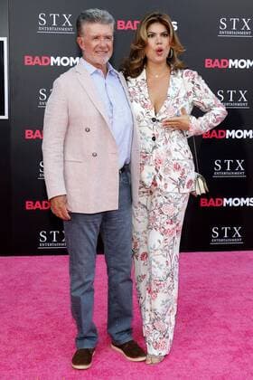 Alan Thicke und seine Ehefrau Tanya Callau bei der Bad Moms Film Premiere am 26.07.2016 in Westwood, Los Angeles Bad Moms Kino Premiere in Westwood, Los Angeles, 2016 