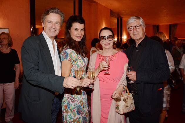 Timothy Peach Nicola Tiggeler Marina Christian Wolff München 26.07.16 Bayerischer Komödie Premiere Der Vorname Komödie