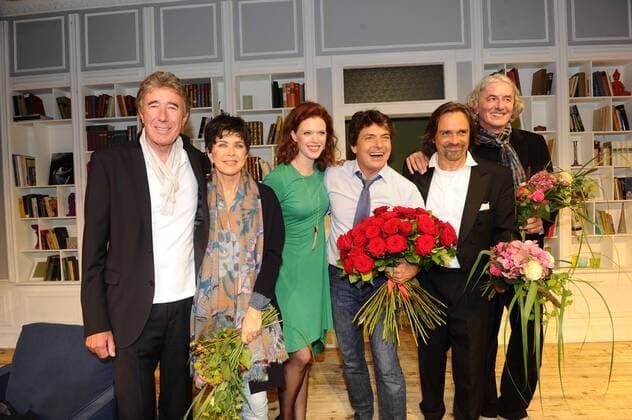 Thomas Pekny, Anja Kruse, Janina Isabell Batoly, Pascal Breuer, Sebastina Goder und Werner Tritzschler Premiere Der Vorname Theater Komoedie Komoedie im Bayerischen Hof Muenchen 26. Juli 2016