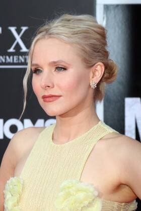 LOS ANGELES - JUL 26: Kristen Bell at the Bad Moms Los Angeles Premiere at the Village Theater on July 26, 2016 in Westwood, CA  KathyxHutchins