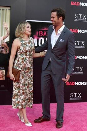LOS ANGELES - JUL 26: Majandra Delfino, David Walton at the Bad Moms Los Angeles Premiere at the Village Theater on July 26, 2016 in Westwood, CA  KathyxHutchins