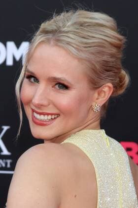 LOS ANGELES - JUL 26: Kristen Bell at the Bad Moms Los Angeles Premiere at the Village Theater on July 26, 2016 in Westwood, CA  KathyxHutchins