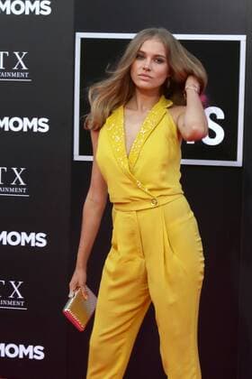 LOS ANGELES - JUL 26: Tanya Mityushina at the Bad Moms Los Angeles Premiere at the Village Theater on July 26, 2016 in Westwood, CA  KathyxHutchins