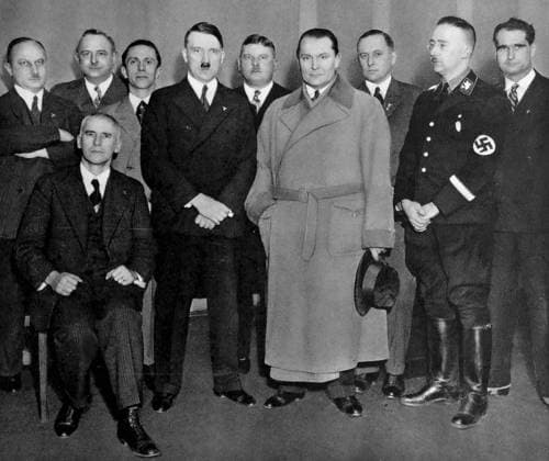 People: Paul Joseph Goebbels From Left to right: Nazi leaders photographed in 1933; Justice Minister Kerri, Josef Goebbels, Adolf Hitler, Ernst Roehm; Herman Goring, Minister Darre, Heinrich Himmler head of the SS, Deputy Fuhrer Rudolf Hess, Finace Minister Frick WHA  !ACHTUNG AUFNAHMEDATUM GESCHÄTZT! Copyright: WHA UnitedArchivesWHA_2251_JN