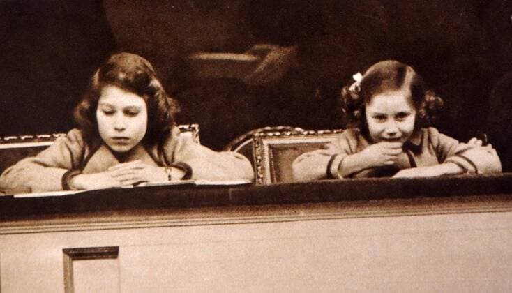 On March 3rd, Princess Elizabeth (later Queen Elizabeth II of Great Britain), and Princess Margaret attended the National Pony Show at the Royal Agricultural Hall. They are seen in this picture watching the children s competitions, Princess Margaret obviously very thrilled. WHA  !ACHTUNG AUFNAHMEDATUM GESCHÄTZT! Copyright: WHA UnitedArchivesWHA_037_0290
