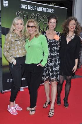 Premiere Shadowland 2 Judith Hoersch, Alexa Maria Surholdt und Gaeste Ankunft Premiere Shadowland 2, das neue Abenteuer im Admiralspalast in Berlin am 28.07.2016