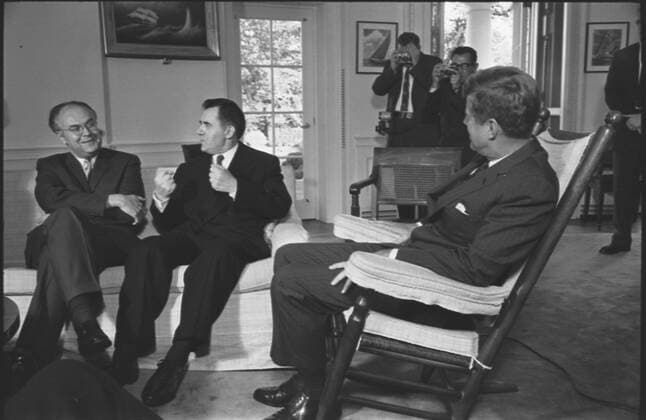 Left to right, Soviet ambassador to the USA, Anatoly F. Dobrynin and Soviet foreign minister Andrei Gromyko, talking with President john F Kennedy, who is seated in rocking chair, at the White House, Washington, D.C. 1962 Oct. 18. during the Cuban Missile Crisis WHA  !ACHTUNG AUFNAHMEDATUM GESCHÄTZT! Copyright: WHA UnitedArchivesWHA_039_0004