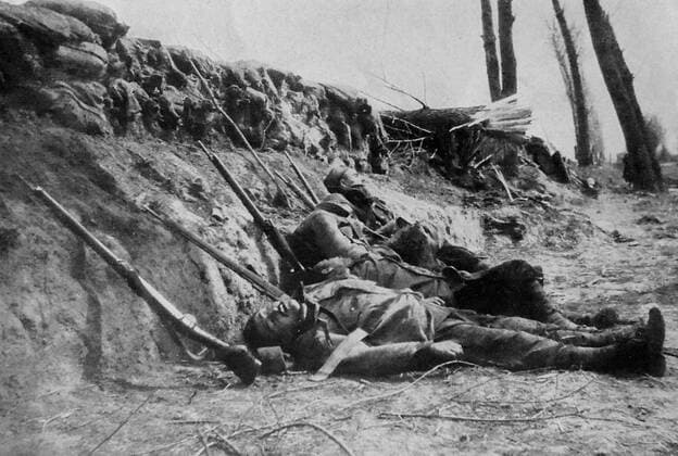 French Zouaves killed by gas during a battle on the western front, during world war one, 1915 WHA  !ACHTUNG AUFNAHMEDATUM GESCHÄTZT! Copyright: WHA UnitedArchivesWHA_40_794