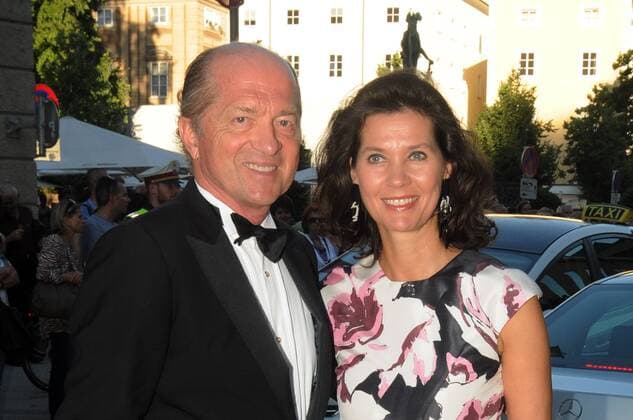 29.7.2016, Thomas Baron von Salis, Galerist, Begleitung, Premiere Cosi fan tutte, Felsenreitschule, Salzburger Festspiele,