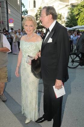 29.7.2016, Maria-Elisabeth Schaeffler, Gatte Jürgen Thumann, Premiere Cosi fan tutte, Felsenreitschule, Salzburger Festspiele,