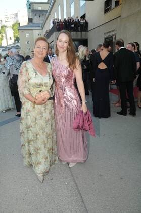 29.7.2016, Exministerin Maria Fekter, Tochter Caro, Premiere Cosi fan tutte, Felsenreitschule, Salzburger Festspiele,