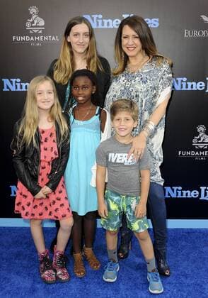 Joely Fisher & family NINE LIVES FILM PREMIERE Hollywood Patrick Rideaux PicturePerfect