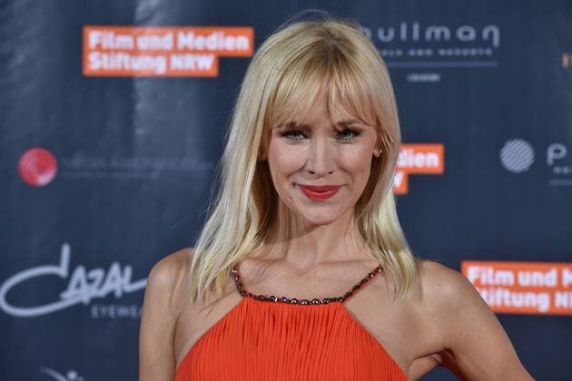 Model Lisa Loch posiert am 01.08.2016 in Köln auf dem roten Teppich bei der Premiere des Actionfilm Collide .