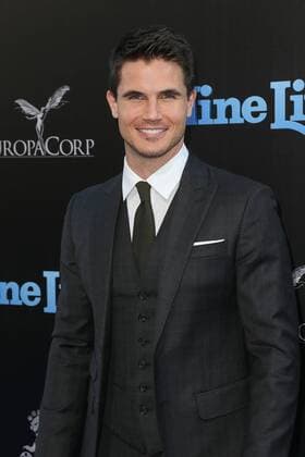 Robbie Amell bei der Nine Lives Filmpremiere am 1.08.2016 in Hollywood, Los Angeles Nine Lives Kinopremiere in Hollywood, Los Angeles 