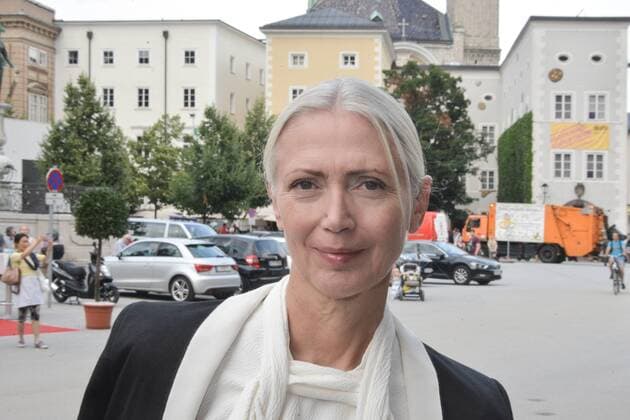 Festspielauffahrt zur Premiere von Manon Lescaut in Salzburg. Dieses Bild zeigt die Journalistin und Chefredakteurin der Zeitschrift Vogue, Christiane Arp 2016 - Festspielauffahrt zur Premiere von Manon Lescaut in Salzburg