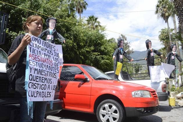Proteste gegen Bildungspolitik in Mexiko August 2, 2016 - Mexico - EUM20160802ACT11.JPG.CHILPANCINGO, Gro., Education Educacion-CETEG.- Integrantes de la CETEG queman este martes, 2 de agosto de 2016 en la ciudad de Chilpancingo, algunos Judas con imagenes de Enrique Pena Nieto, Aurelio Nuno Mayer, Angel Aguirre y Miguel Angel Osorio Chong, como protesta en contra de la reforma educativa. Foto: Agencia EL UNIVERSAL Dassaev Tellez Adame EVZ Mexico  - ZUMAu78_