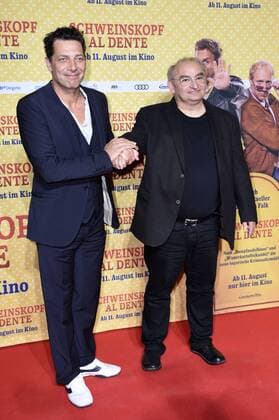 Gregor Bloeb und Sigi Zimmerschied bei der Premiere des Kinofilms Schweinskopf al dente im Mathäser Filmpalast. München, 02.08.2016 Foto:xP.xSchönbergerx xFuturexImage