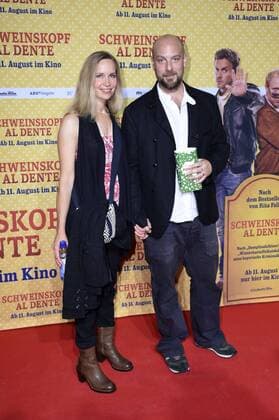 Stephan Zinner mit Begleitung bei der Premiere des Kinofilms Schweinskopf al dente im Mathäser Filmpalast. München, 02.08.2016 Foto:xP.xSchönbergerx xFuturexImage