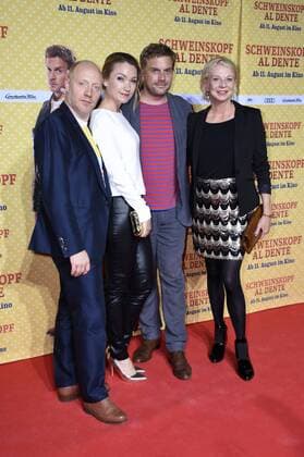 Simon Schwarz, Lisa Maria Potthoff, Sebastian Bezzel und Rita Falk bei der Premiere des Kinofilms Schweinskopf al dente im Mathäser Filmpalast. München, 02.08.2016 Foto:xP.xSchönbergerx xFuturexImage