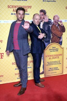 Sebastian Bezzel und Simon Schwarz bei der Premiere des Kinofilms Schweinskopf al dente im Mathäser Filmpalast. München, 02.08.2016 Foto:xP.xSchönbergerx xFuturexImage