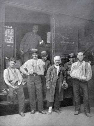 French hospital train in France during World War one WHA  !ACHTUNG AUFNAHMEDATUM GESCHÄTZT! Copyright: WHA UnitedArchivesWHA_049_0080