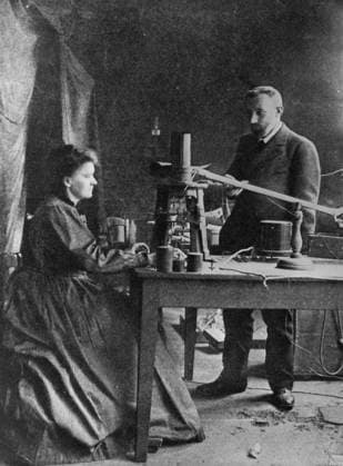 IMAGO ICONS: Marie Curie Marie Sk?odowska-Curie (7 November 1867 – 4 July 1934, with husband Pierre Curie, Polish and naturalized-French physicist and chemist. conducted pioneering research on radioactivity. She was the first woman to win a Nobel Prize, WHA  !ACHTUNG AUFNAHMEDATUM GESCHÄTZT! Copyright: WHA UnitedArchivesWHA_052_0470