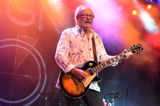 Europe - Europa Tour 2016 am 05.08.2016 im Schlossgarten in Schwetzingen Die britisch-amerikanische Rockband Foreigner spielt am 05.08.2016 im Schlossgarten in Schwetzingen. Mick Jones ( Gitarrist ) xRx
