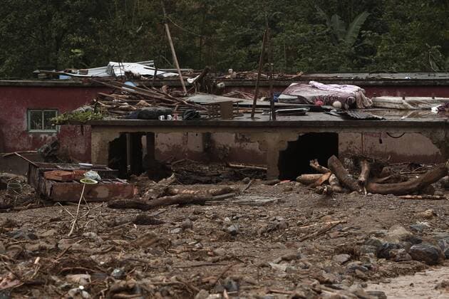 Zerstörungen nach Tornado Earl in Mexiko A general view shows an area affected by landslides, due to heavy rains brought by the Tropical Storm Earl, in the municipality of Huauchinango, Mexico, 07 August 2016. According to officials, 28 people died in the state of Puebla as a result of heavy rains brought by the remnants of tropical storm Earl s passing through central Mexico. 28 reported dead in Puebla following the passage of tropical storm Earl in Mexico !ACHTUNG: NUR REDAKTIONELLE NUTZUNG!  MEX35 20160808-636062404337331684