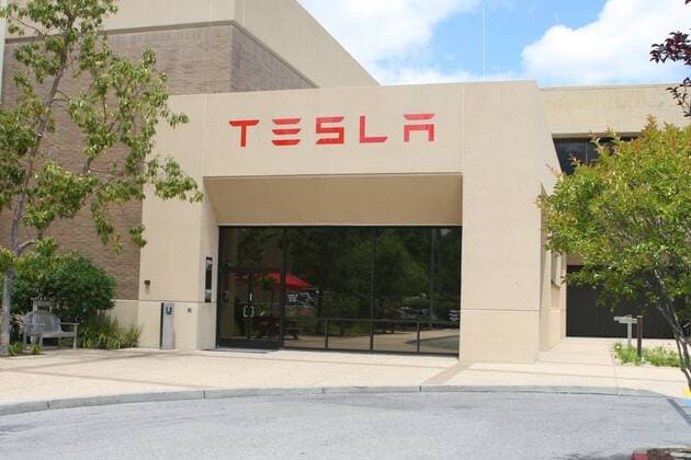 May 28, 2010 - Palo Alto, California, USA - Worldwide headquarters of Tesla Motors located at 3500 Deer Creek in Palo Alto, California, in the heart of Silicon Valley. The electric car maker announced on Thursday they bought the NUMMI auto plant in Fremont, California, for $42 million. Tesla plans to start off building the third generation electric vehicle, the Model S, at the 5 million square foot plant. The plant was previously used to manufacturer automobiles in a joint venture between Toyota and General Motors.  - ZUMAc06_