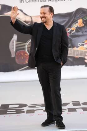 David Brent: Life On The Road Filmpremiere in London . 10 08 2016. London, United Kingdom. Ricky Gervais arriving at the David Brent : Life on the Road premiere in London.  xStephenxLockx xi-Imagesx IIM-13290-0007