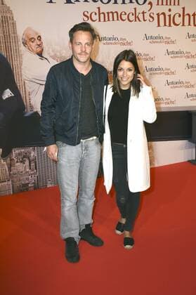 Johannes Zirner und Anna Julia Kapfelsperger bei der Premiere des Kinofilms Antonio, ihm schmeckt s nicht! im Mathäser Filmpalast. München, 10.08.2016 Foto:xP.xSchönbergerx xFuturexImage
