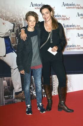 Aglaia Szyszkowitz mit Sohn Samuel bei der Premiere des Kinofilms Antonio, ihm schmeckt s nicht! im Mathäser Filmpalast. München, 10.08.2016 Foto:xP.xSchönbergerx xFuturexImage