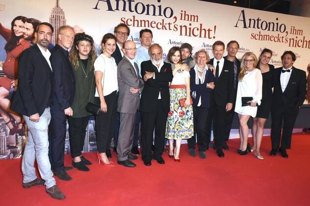 Germar Tetzlaff, Vincent de La Tour, Luke Friend!, Christina Christ, Peter Nottmeier, Gilbert Moehler, Alessandro Bressanello, Jan Kaiser, Mina Tander, Christian Ulmen, Gabriele Pfennigsdorf, Sven Unterwaldt, Ronald Mühlfellner, Anna Zündel, Magdalena Prosteder und Yari Gugliucci bei der Premiere des Kinofilms Antonio, ihm schmeckt s nicht! im Mathäser Filmpalast. München, 10.08.2016 Foto:xP.xSchönbergerx xFuturexImage