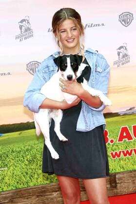 Emma Schweiger mit Hund Frodo bei der Premiere des Kinofilms Conni & Co im Cinestar Sony Center am Potsdamer Platz. Berlin, 13.08.2016 Foto:xA.xBuggex xFuturexImage
