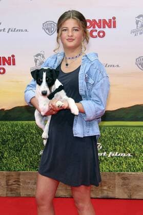Emma Schweiger mit Hund Frodo bei der Premiere des Kinofilms Conni & Co im Cinestar Sony Center am Potsdamer Platz. Berlin, 13.08.2016 Foto:xA.xBuggex xFuturexImage