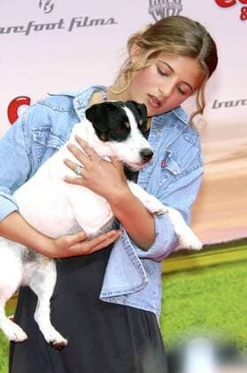 Emma Schweiger mit Hund Frodo bei der Premiere des Kinofilms Conni & Co im Cinestar Sony Center am Potsdamer Platz. Berlin, 13.08.2016 Foto:xA.xBuggex xFuturexImage