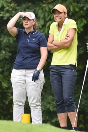 Charity-Golf-Open 2016 am 13.08.2016 im Osnabrücker Golf Club in Bissendorf Anjorka Strechel und Yvonne de Bark Foto: osnapix Charity-Golf-Open 2016 mt
