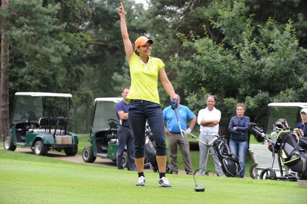 Charity-Golf-Open 2016 am 13.08.2016 im Osnabrücker Golf Club in Bissendorf Yvonne de Bark jubelt. Foto: osnapix Charity-Golf-Open 2016 mt