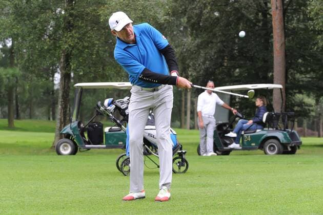 Charity-Golf-Open 2016 am 13.08.2016 im Osnabrücker Golf Club in Bissendorf Thomas Gerres beim Schlag Foto: osnapix Charity-Golf-Open 2016 mt