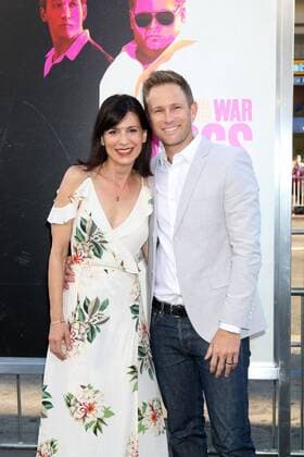 LOS ANGELES - AUG 15: Perrey Reeves, Aaron Fox at the War Dogs Premiere at the TCL Chinese Theater IMAX on August 15, 2016 in Los Angeles, CA  KathyxHutchins