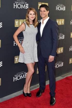 Nick Ballard mit Begleitung beim Preview der TV-Serie Too Close To Home im Paley Center for Media. Beverly Hills, 16.08.2016 Foto:xD.xStarbuckx xFuturexImage