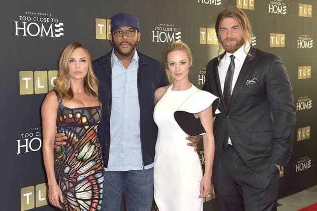 Kelly Sullivan, Tyler Perry, Danielle Savre und Brock O Hurn beim Preview der TV-Serie Too Close To Home im Paley Center for Media. Beverly Hills, 16.08.2016 Foto:xD.xStarbuckx xFuturexImage
