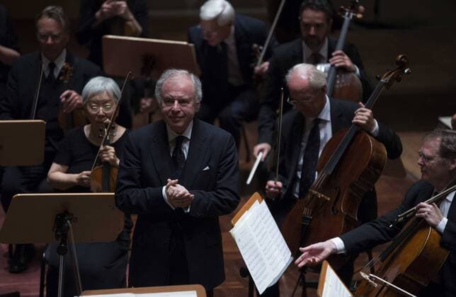 FRANKFURT, Aug. 17, 2016 -- Hungarian-born British classical pianist and conductor Andras Schiff (front) takes curtain call after the performance during Rheingau Music Festival in Wiesbaden, capital of Hessen State, Germany, Aug. 17, 2016. The 29th Rheingau Music Festival is held from June 18 to Aug. 27. ) (zjy) GERMANY-WIESBADEN-RHEINGAU MUSIC FESTIVAL LuoxHuanhuan 