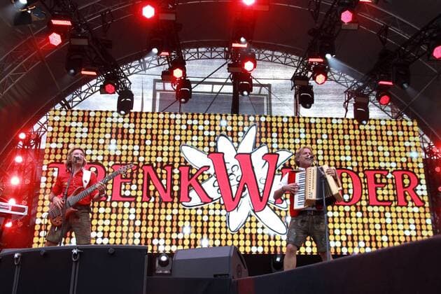 Die Trenkwalder live auf dem Kitzbühel Musikfestiva lim Tennisstadion. Kitzbühel, 19.08.2016 Foto:xS.xNömerx xFuturexImage