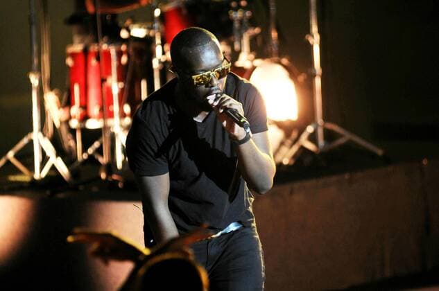 Concert at the International Festival of the Author, composer, performer, Master Gims is an emblematic artist of the French music scene with tubes that invade the radio and television. Leader of Sexion Assault, the French group has sold over two and a half million albums, Maitre Gims, born in 1986 in Kinshasa and raised in Paris, has managed its transition to a solo career with his debut album Subliminal released in 2013. The latter has sold over 800,000 copies and was ranked 1 in sales of albums and singles. Carthage International Festival. 